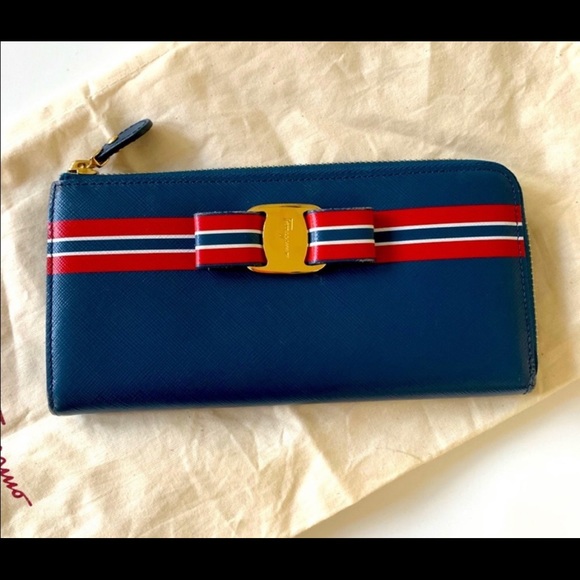 Authentic Ferragamo Wallet - Picture 12 of 12